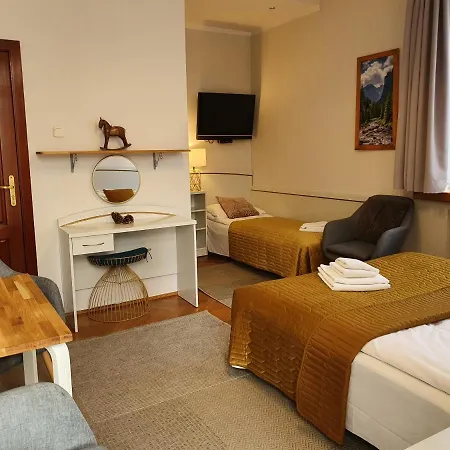 Iskra Oda ve Kahvaltı 3*